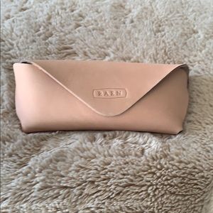 Raen leather sunglasses case
